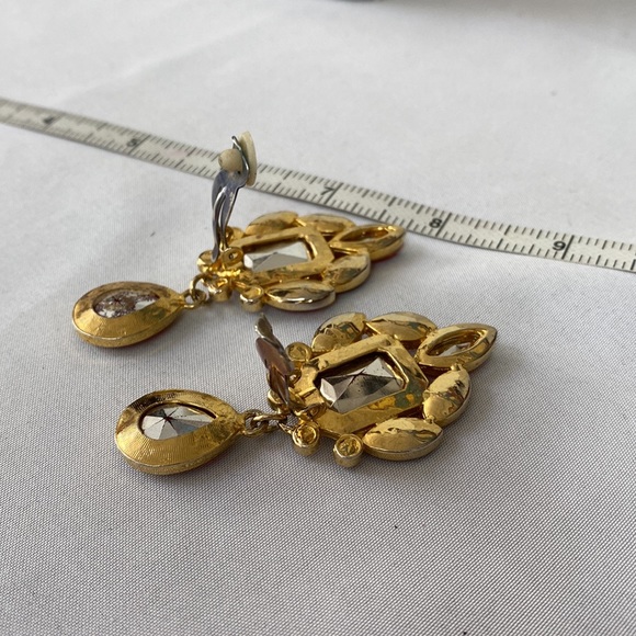 Vintage Long red and clear faceted rhinestone earrings - Picture 7 of 7